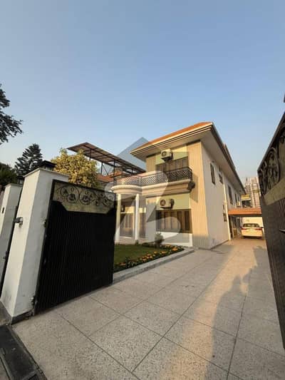 A Livable House For Sale At F10