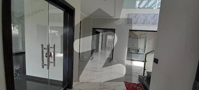 ڈی ایچ اے فیز 8 ڈیفنس (ڈی ایچ اے),لاہور میں 5 کمروں کا 1 کنال مکان 2.9 لاکھ میں کرایہ پر دستیاب ہے۔ ڈی ایچ اے فیز 8 ڈیفنس (ڈی ایچ اے),لاہور میں 5 کمروں کا 1 کنال مکان 2.9 لاکھ میں کرایہ پر دستیاب ہے۔