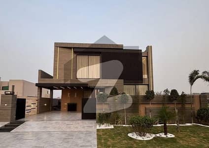 One kanal luxury bungalow located near defence Raya available for rent in dha phase 6 Lahore