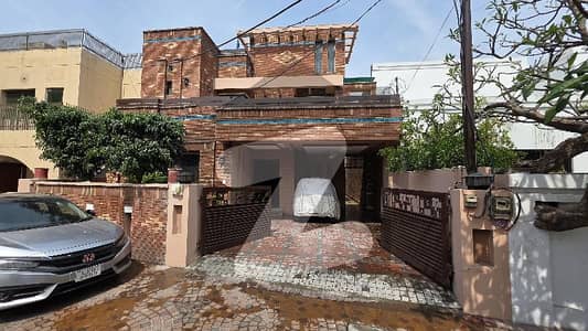 Beautiful House on Best Location of Lahore