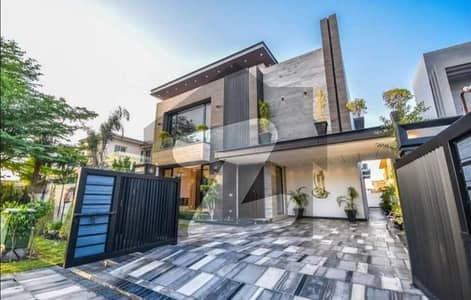 ڈی ایچ اے فیز 7 - بلاک وائے فیز 7,ڈیفنس (ڈی ایچ اے),لاہور میں 5 کمروں کا 1 کنال مکان 6.9 کروڑ میں برائے فروخت۔