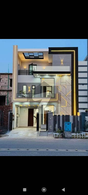 ڈریم گارڈنز ڈیفینس روڈ,لاہور میں 4 کمروں کا 5 مرلہ مکان 2.5 کروڑ میں برائے فروخت۔