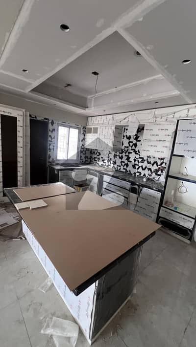 کلفٹن ۔ بلاک 8 کلفٹن,کراچی میں 3 کمروں کا 12 مرلہ پینٹ ہاؤس 2.6 لاکھ میں کرایہ پر دستیاب ہے۔