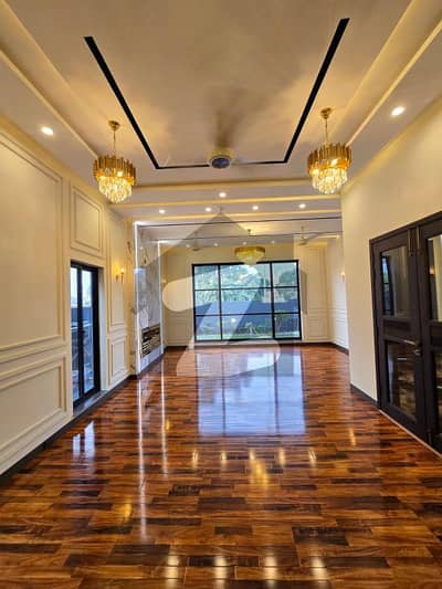 ڈی ایچ اے فیز 8 ڈیفنس (ڈی ایچ اے),لاہور میں 3 کمروں کا 1 کنال بالائی پورشن 1.1 لاکھ میں کرایہ پر دستیاب ہے۔