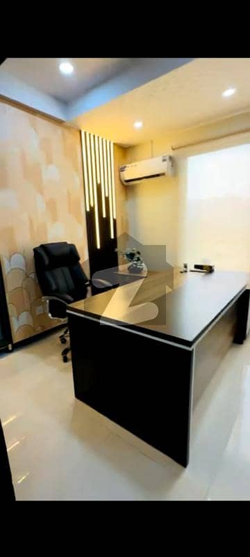 650 Square Feet Office For sale Available In B-17