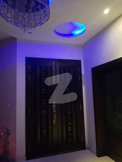 ڈی ایچ اے فیز 5 - بلاک کے فیز 5,ڈیفنس (ڈی ایچ اے),لاہور میں 7 کمروں کا 1 کنال مکان 5.5 لاکھ میں کرایہ پر دستیاب ہے۔