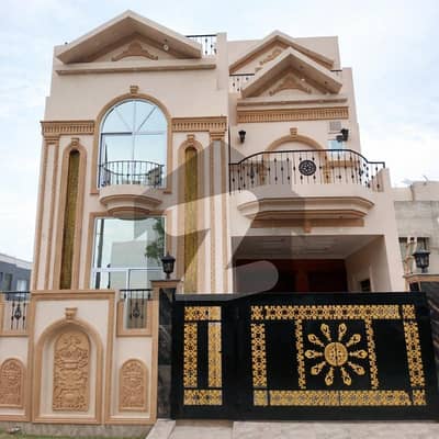 خیابانِ امین لاہور میں 3 کمروں کا 5 مرلہ مکان 1.85 کروڑ میں برائے فروخت۔