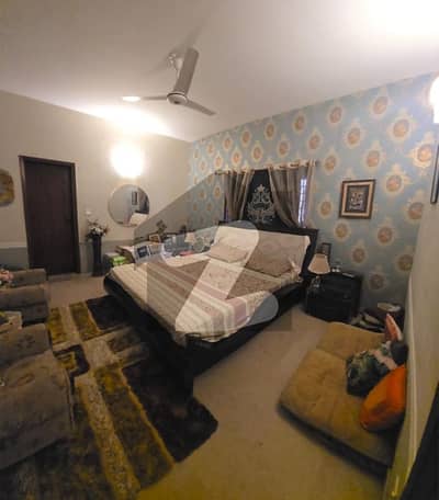 ڈی ایچ اے فیز 4 ڈی ایچ اے ڈیفینس,کراچی میں 4 کمروں کا 12 مرلہ مکان 9.35 کروڑ میں برائے فروخت۔