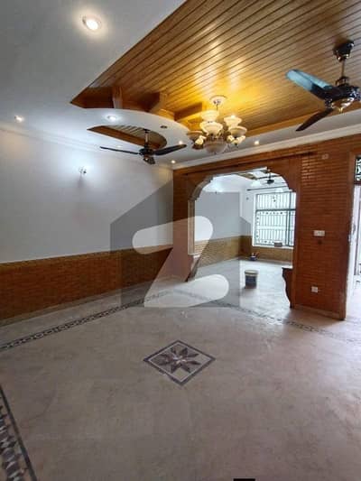 جی ۔ 11 اسلام آباد میں 2 کمروں کا 6 مرلہ زیریں پورشن 75.0 ہزار میں کرایہ پر دستیاب ہے۔