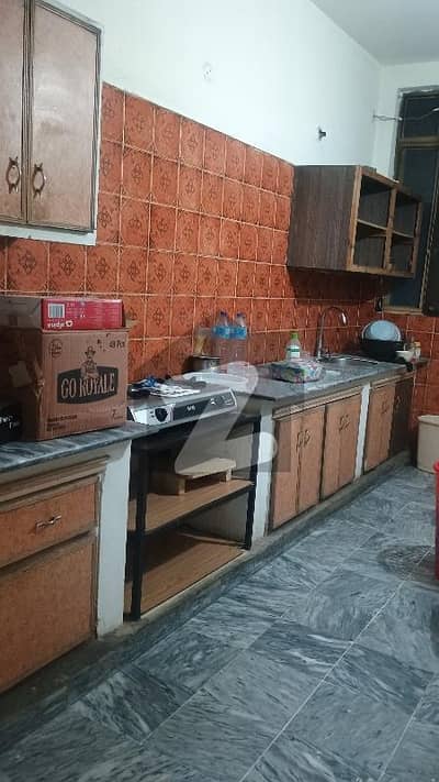 جی ۔ 13 اسلام آباد میں 4 کمروں کا 7 مرلہ بالائی پورشن 80.0 ہزار میں کرایہ پر دستیاب ہے۔