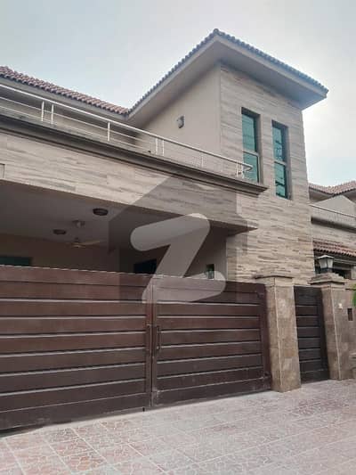 عسکری 11 ۔ سیکٹر اے عسکری 11,عسکری,لاہور میں 4 کمروں کا 10 مرلہ مکان 1.53 لاکھ میں کرایہ پر دستیاب ہے۔