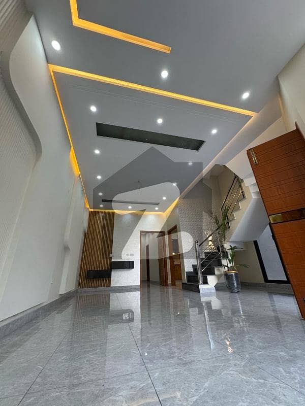 10MARLA HOUSE FENCING PARK 10MARLA HOUSE FENCING PARK