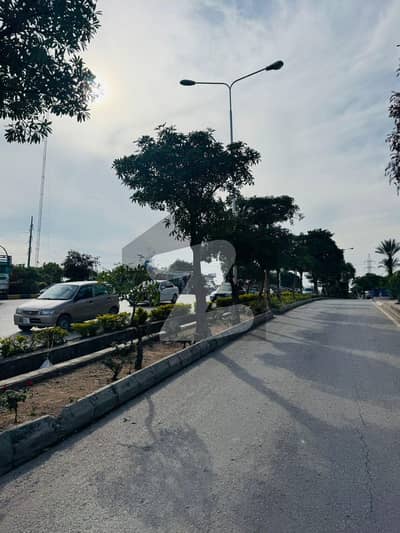 Residential Plot For sale In Rs. 52500000