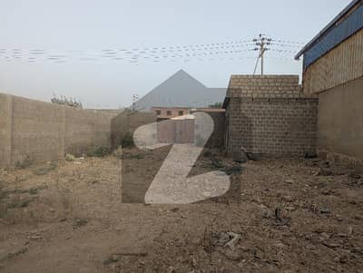 400 Sq Yards Front Road Facing Plot - Scheme33