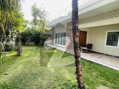 A Luxury Renovated House Available For Rent