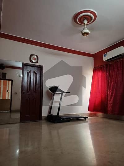 400 Sq. Yards West Open 1st Floor 3 Bed DD Portion Available For Rent.