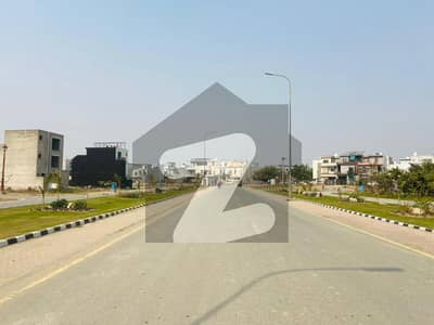 لیک سٹی رائیونڈ روڈ,لاہور میں 5 مرلہ رہائشی پلاٹ 96.0 لاکھ میں برائے فروخت۔