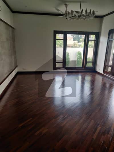 ڈی ایچ اے فیز 6 ڈی ایچ اے ڈیفینس,کراچی میں 5 کمروں کا 1 کنال مکان 18.5 کروڑ میں برائے فروخت۔