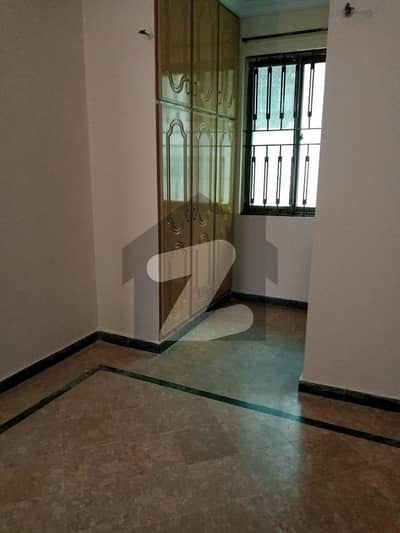 پی ڈبلیو ڈی ہاؤسنگ سکیم اسلام آباد میں 4 کمروں کا 10 مرلہ بالائی پورشن 80.0 ہزار میں کرایہ پر دستیاب ہے۔