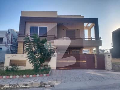 10 Marla House Available For Rent In Bahria Town Phase 8 Rawalpindi