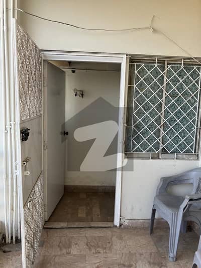 شاہراہِ فیصل کراچی میں 3 کمروں کا 4 مرلہ فلیٹ 1.2 کروڑ میں برائے فروخت۔