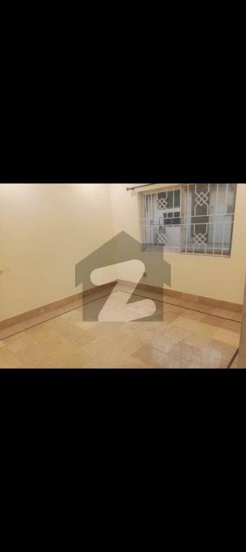 Room for rent in G 11 3