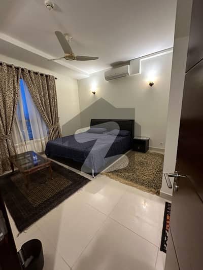 عمار ریف ٹاورز امارکریسنٹ بے,ڈی ایچ اے فیز 8,ڈی ایچ اے ڈیفینس,کراچی میں 4 کمروں کا 12 مرلہ فلیٹ 3.95 لاکھ میں کرایہ پر دستیاب ہے۔