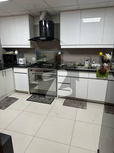 4 Bedroom Exclusive Unit For Rent In Emaar