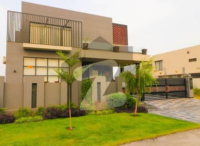 ڈی ایچ اے فیز 7 ڈیفنس (ڈی ایچ اے),لاہور میں 5 کمروں کا 1 کنال مکان 4.5 لاکھ میں کرایہ پر دستیاب ہے۔