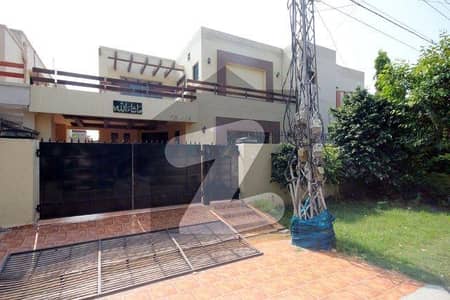 ڈی ایچ اے فیز 4 ڈیفنس (ڈی ایچ اے),لاہور میں 4 کمروں کا 10 مرلہ مکان 1.9 لاکھ میں کرایہ پر دستیاب ہے۔ ڈی ایچ اے فیز 4 ڈیفنس (ڈی ایچ اے),لاہور میں 4 کمروں کا 10 مرلہ مکان 1.9 لاکھ میں کرایہ پر دستیاب ہے۔