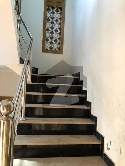 سوان گارڈن اسلام آباد میں 3 کمروں کا 10 مرلہ بالائی پورشن 65.0 ہزار میں کرایہ پر دستیاب ہے۔