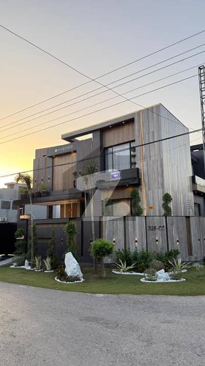 ڈی ایچ اے فیز 4 - بلاک ڈبل سی فیز 4,ڈیفنس (ڈی ایچ اے),لاہور میں 6 کمروں کا 1 کنال مکان 17.5 کروڑ میں برائے فروخت۔