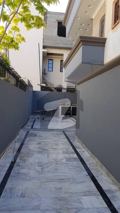 Banglow available for rent ( commercial use ) at Clifton block 2