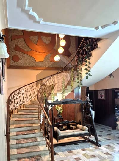 PECHS, 900 yards Bungalow for Sale.