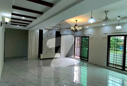 عسکری 11 ۔ سیکٹر بی اپارٹمنٹس عسکری 11,عسکری,لاہور میں 4 کمروں کا 12 مرلہ فلیٹ 3.2 کروڑ میں برائے فروخت۔