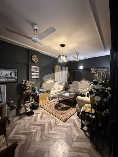 کلفٹن ۔ بلاک 2 کلفٹن,کراچی میں 3 کمروں کا 9 مرلہ فلیٹ 5.5 کروڑ میں برائے فروخت۔