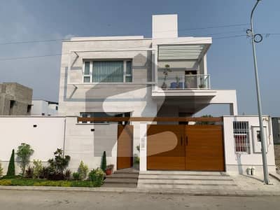 ڈی ایچ اے فیز 8 ڈی ایچ اے ڈیفینس,کراچی میں 7 کمروں کا 1 کنال مکان 21.0 کروڑ میں برائے فروخت۔