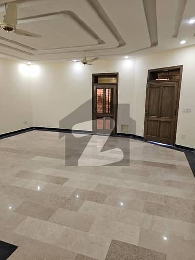 جی ۔ 14/4 جی ۔ 14,اسلام آباد میں 3 کمروں کا 14 مرلہ بالائی پورشن 1.35 لاکھ میں کرایہ پر دستیاب ہے۔