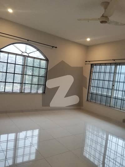 F-11 666 Gaz Front Said Duplex Triple Storey 5bed Full House