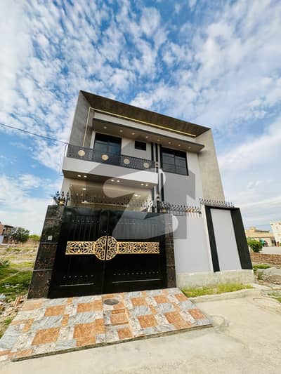 ماڈل ٹاؤن ملتان میں 3 کمروں کا 4 مرلہ مکان 1.4 کروڑ میں برائے فروخت۔