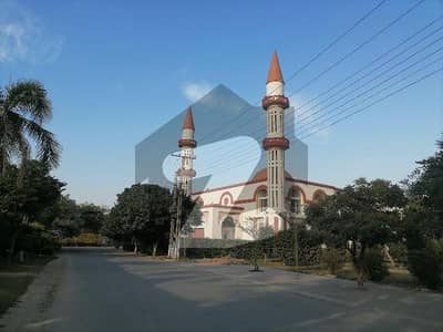 ازمیر ٹاؤن لاہور میں 2 کنال رہائشی پلاٹ 13.0 کروڑ میں برائے فروخت۔