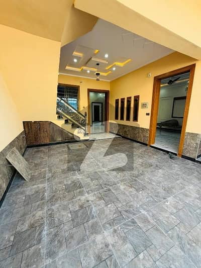 گلریز ہاؤسنگ سکیم راولپنڈی میں 2 کمروں کا 5 مرلہ زیریں پورشن 45.0 ہزار میں کرایہ پر دستیاب ہے۔