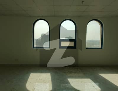 گرینڈ سکوئر مال مین بلیوارڈ گلبرگ,گلبرگ,لاہور میں 3 مرلہ دفتر 1.1 لاکھ میں کرایہ پر دستیاب ہے۔