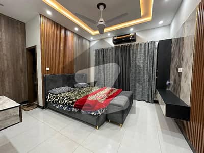 ڈی ایچ اے ڈیفینس فیز 2 ڈی ایچ اے ڈیفینس,اسلام آباد میں 5 کمروں کا 10 مرلہ مکان 7.3 کروڑ میں برائے فروخت۔