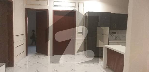 گلشنِ اقبال گلشنِ اقبال ٹاؤن,کراچی میں 3 کمروں کا 10 مرلہ زیریں پورشن 3.5 کروڑ میں برائے فروخت۔