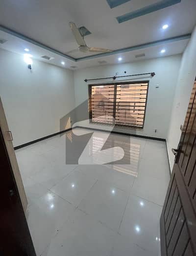 Triple story 6bed Full House For Rent In Soan Garden