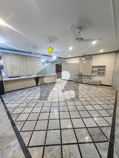 1 Kanal Basement Available for rent in b17