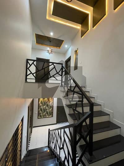 1 KANAL LUXURY HOUSE AVAILABLE FOR SALE