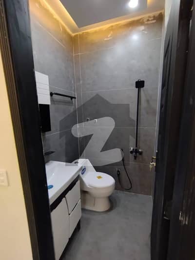 Luxury Flat for Rent in G1 Market Lahore | 45K | Zero Maintenance Luxury Flat for Rent in G1 Market Lahore | 45K | Zero Maintenance