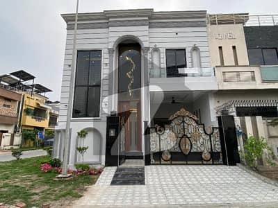 On An Ideal Location 5 Marla Modern Double Height Villa Available For Sale In Phase 2 Citi Housing Gujranwala